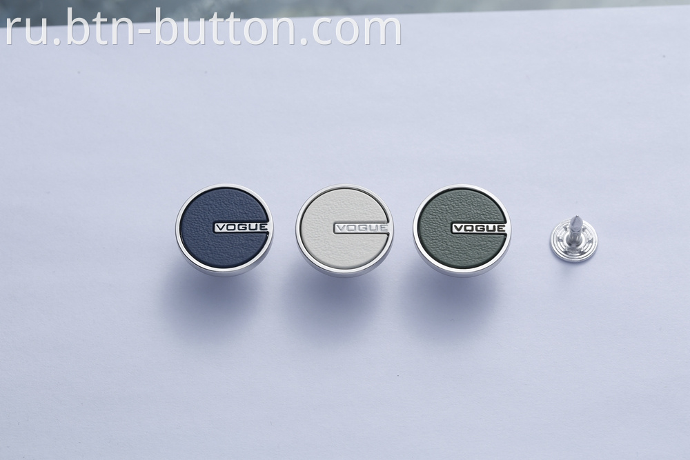 Metal snap buttons for knitwear